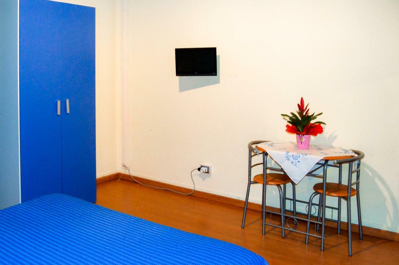 Hotel Cheap In Center à Palerme Extérieur photo