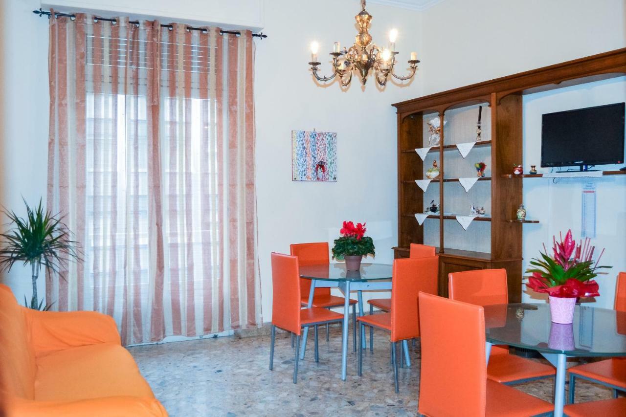 Hotel Cheap In Center à Palerme Extérieur photo